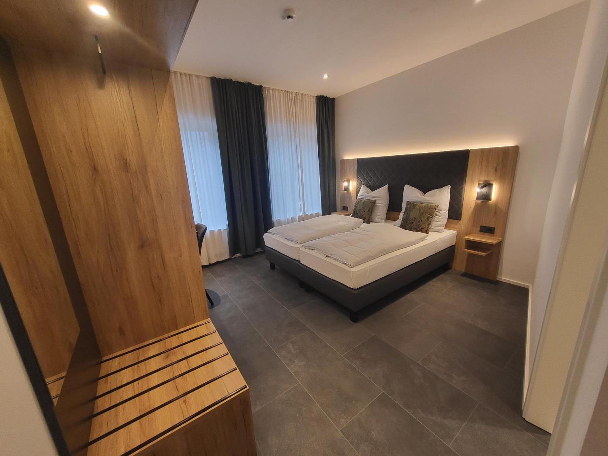 Haus Kuckenberg Hotell Burscheid Eksteriør bilde